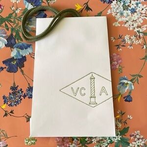 ★ Van Cleef & Arpels Gift Bag ★